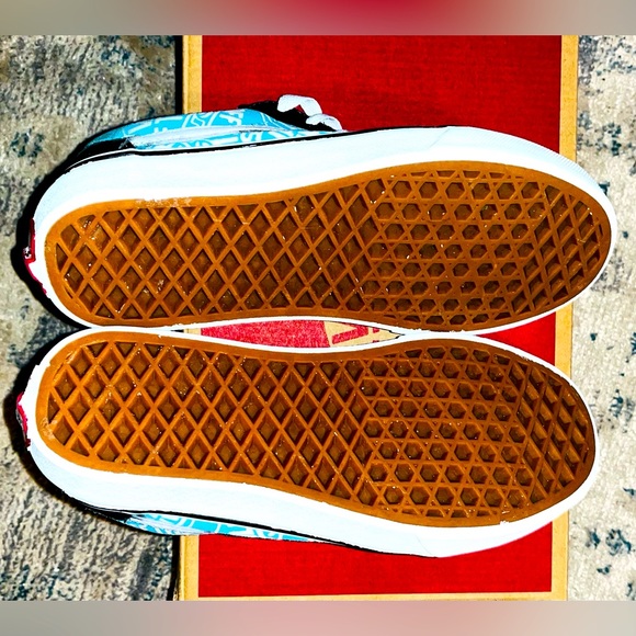 **SOLD** Vans Old Skool (Teal/Black/White), Wmn’s Size 6 / Youth 4.5: $30 - Picture 9 of 10